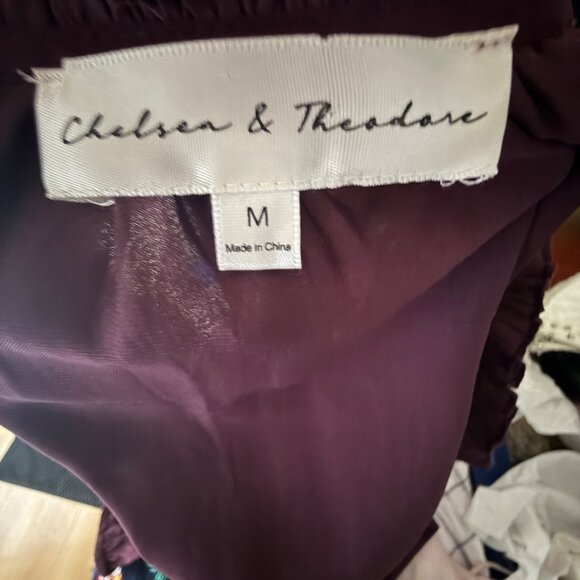 Chelsea & Theodore Womens Burgundy Blouse M Ruffle Neck Long Sleeve 100% Polyest - Picture 6 of 6